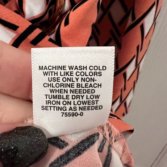 3 for $20 bundle any 3 items priced $15 and under and get them for $20🛍️🛍️🛍️ - Picture 8 of 8